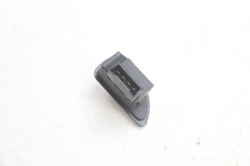 photo de SCHALTER ROLL LOCK PIAGGIO MP3 125 (2006 - 2014) - Technische Nahaufnahme