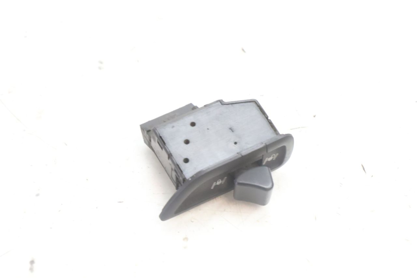 photo de SCHALTER ROLL LOCK PIAGGIO MP3 500 (2016 - 2018) - Detailansicht des Bauteils