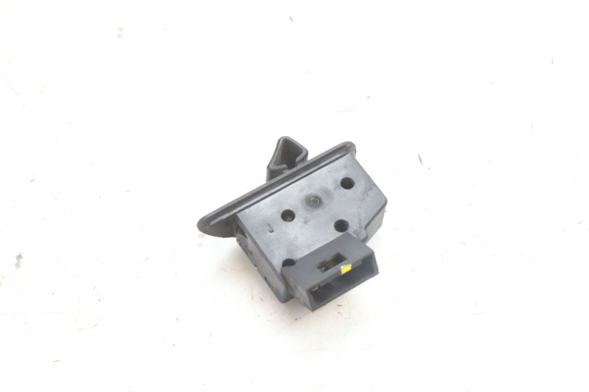 photo de SCHALTER ROLL LOCK PIAGGIO MP3 500 (2016 - 2018) - Zoom auf Gebrauchszustand