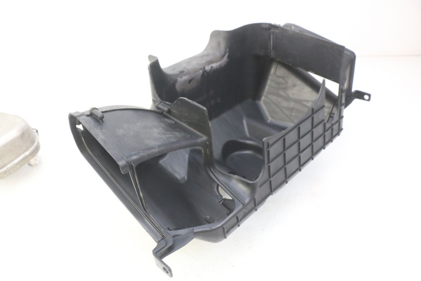 photo de COMPRESSOR PEUGEOT SATELIS COMPRESSOR K15 125 (2006 - 2009) - Detailansicht des Bauteils