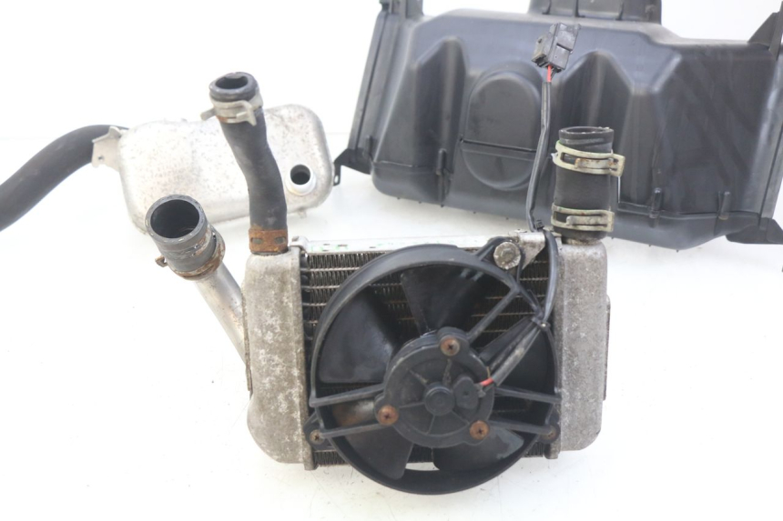 photo de COMPRESSOR PEUGEOT SATELIS COMPRESSOR K15 125 (2006 - 2009) - Charakteristische Merkmale