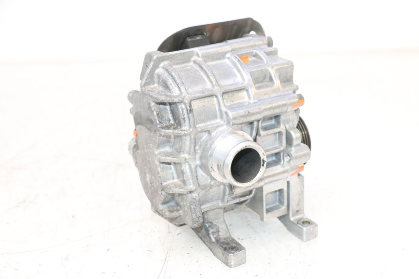 photo de COMPRESSOR PEUGEOT SATELIS COMPRESSOR K15 125 (2006 - 2009) - Details der Befestigungspunkte