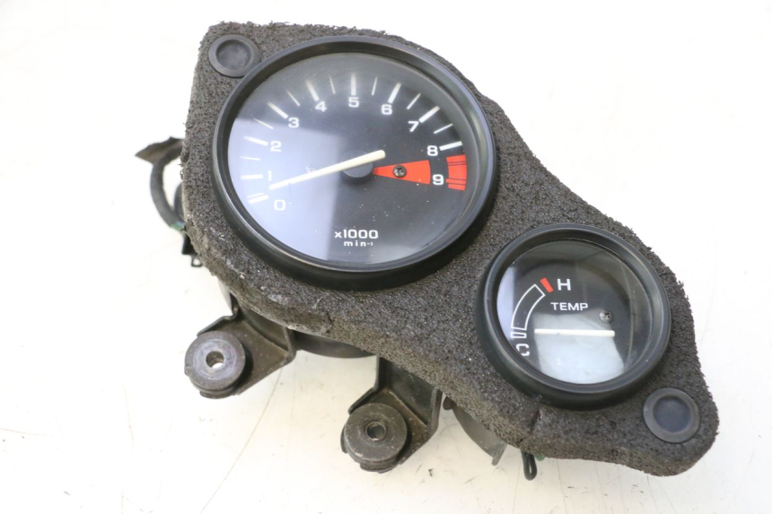 photo de DREHZAHLMESSER  HONDA XRV AFRICA TWIN 750 (1990 - 1992) - Detailansicht des Bauteils