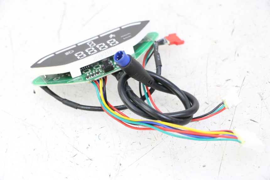 photo de TACHO URBANGLIDE 100XS 1 - Kennzeichnungen und Originalreferenzen