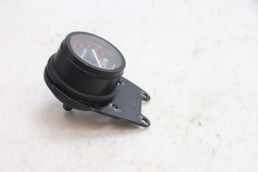 photo de TACHOMETER  PEUGEOT 103 SPX CLIP 50 (1989 - 1992) - Zoom auf Gebrauchszustand