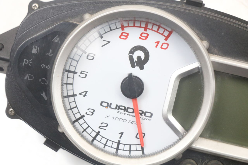 photo de TACHOMETER QUADRO 3D S 350 (2013 - 2018) - Zoom auf Gebrauchszustand