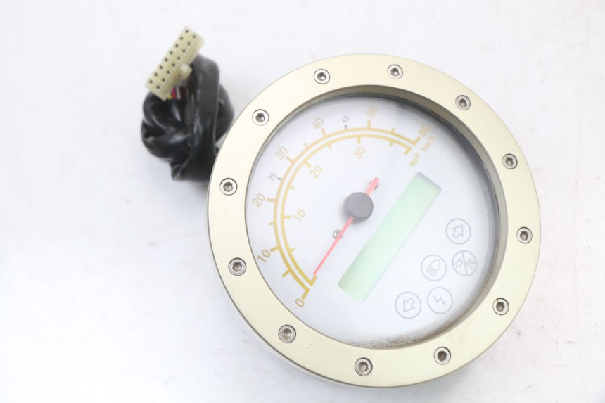 photo de Tachometer E-MAX 80L 1 (2011 - 2014) - Hauptansicht