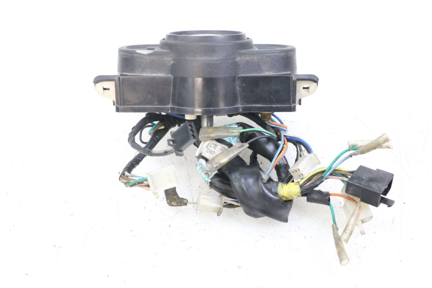 photo de TACHOMETER KYMCO AGILITY 4T 50 (2005 - 2018) - Details der Befestigungspunkte