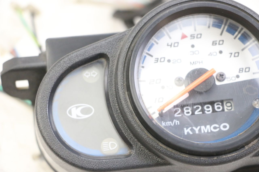 photo de TACHOMETER KYMCO AGILITY 4T 50 (2018 - 2022) - Zoom auf Gebrauchszustand