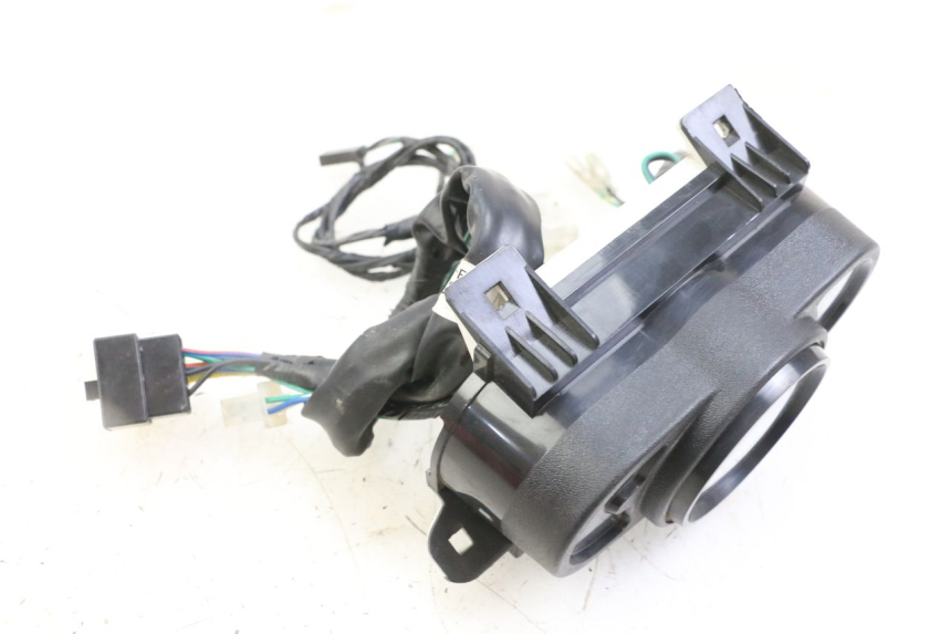 photo de TACHOMETER KYMCO AGILITY 4T 50 (2018 - 2022) - Details der Befestigungspunkte