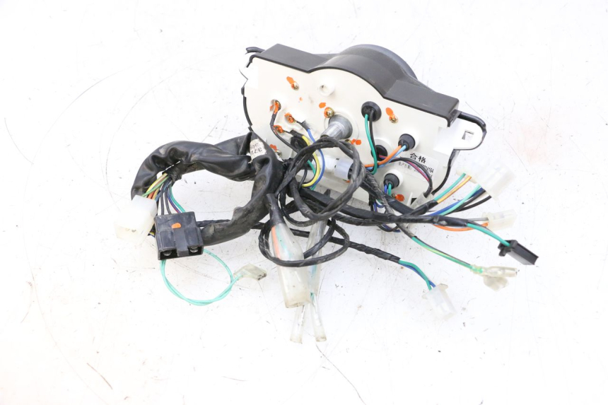 photo de TACHOMETER KYMCO AGILITY 4T 50 (2018 - 2022) - Details der Befestigungspunkte