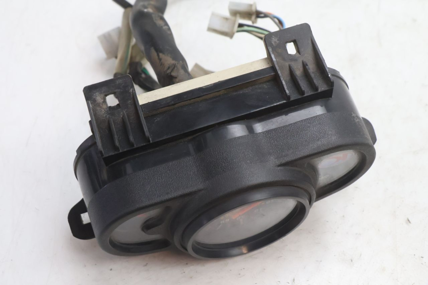 photo de TACHOMETER KYMCO AGILITY 4T 50 (2005 - 2018) - Details der Befestigungspunkte