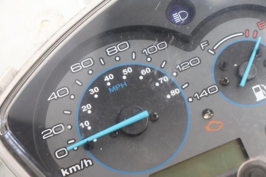 photo de TACHOMETER  KYMCO AGILITY CITY 16P 125 (2015 - 2024) - Zoom auf Gebrauchszustand