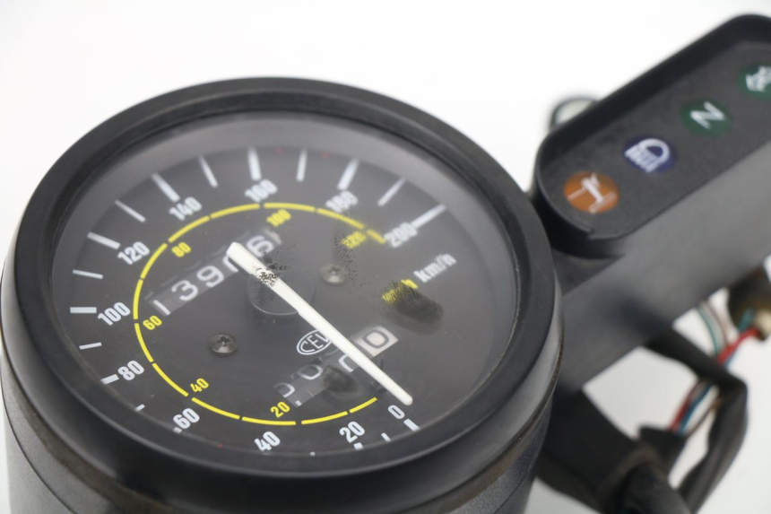 photo de TACHOMETER  APRILIA TUONO 125 (2003 - 2005) - Oberflächenzustand und Material