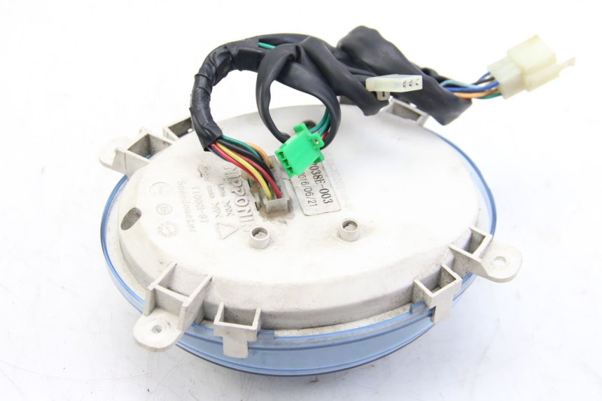 photo de TACHOMETER ECCITY ARTELEC 670 1 (2013 - 2017) - Details der Befestigungspunkte