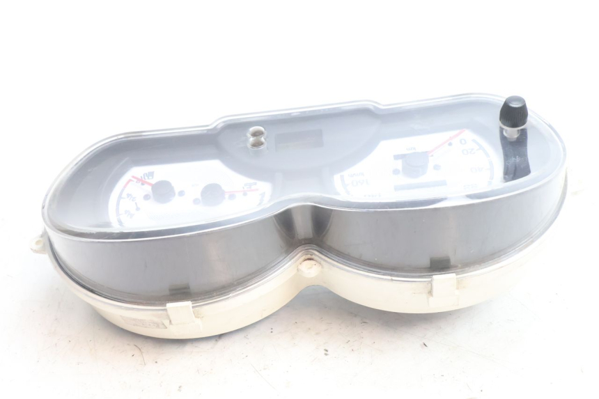 photo de TACHOMETER  APRILIA ATLANTIC S 125 (2010 - 2013) - Details der Befestigungspunkte