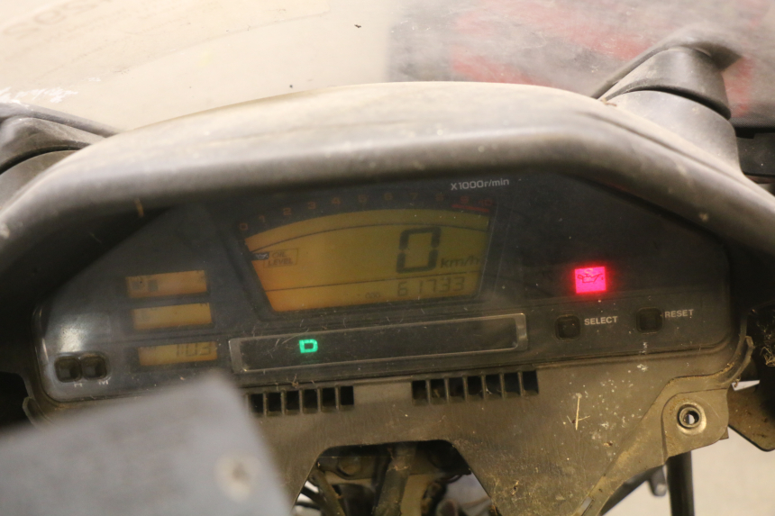 photo de TACHOMETER SUZUKI BURGMAN 650 (2002 - 2004) - Zoom auf Komponenten