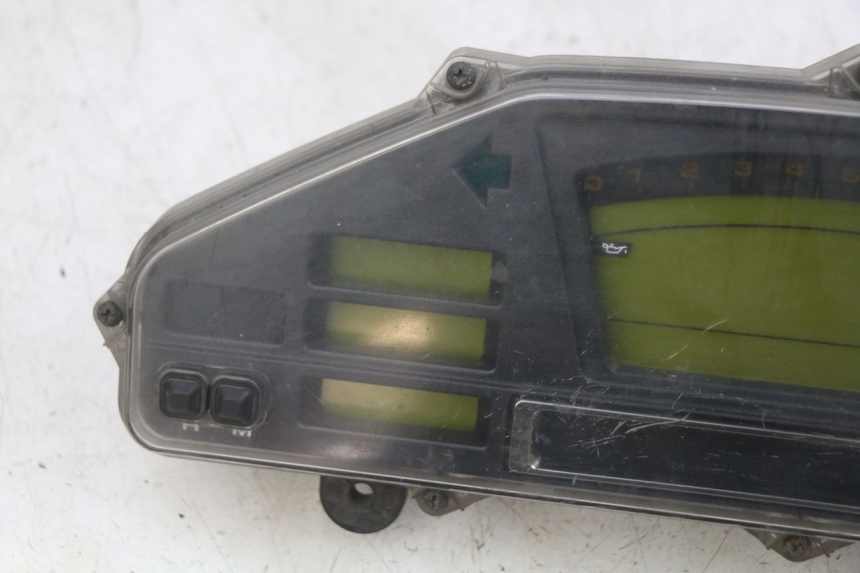 photo de TACHOMETER SUZUKI BURGMAN 650 (2002 - 2004) - Oberflächenzustand und Material