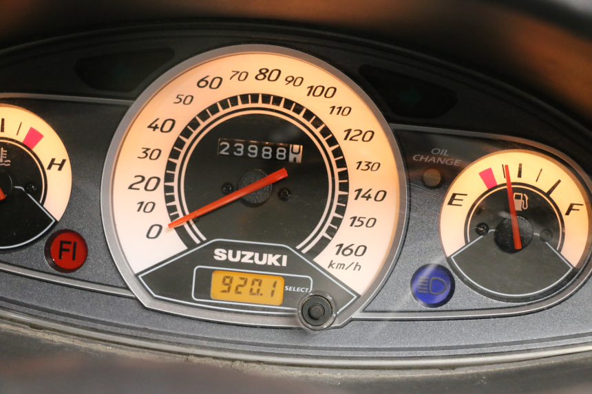 photo de TACHOMETER SUZUKI BURGMAN 125 (2007 - 2014) - Zoom auf Gebrauchszustand