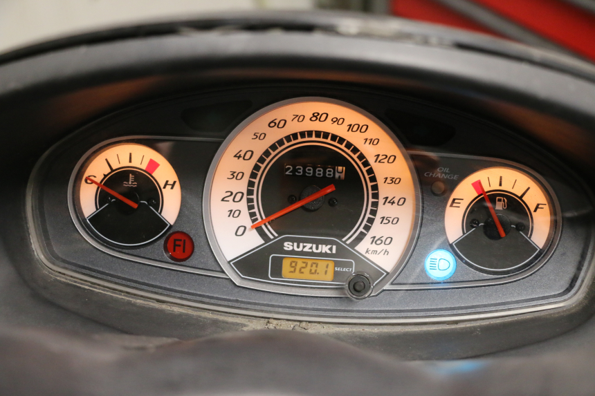 photo de TACHOMETER SUZUKI BURGMAN 125 (2007 - 2014) - Technische Nahaufnahme