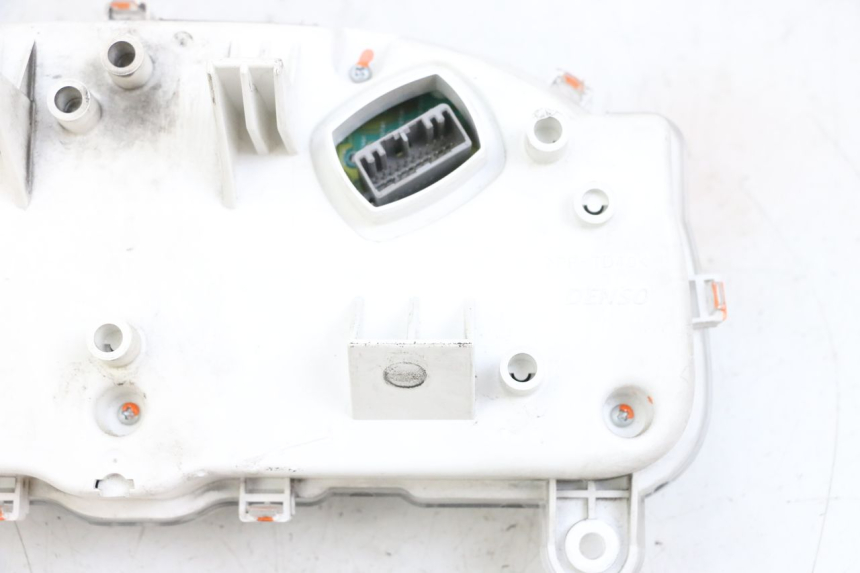 photo de TACHOMETER  SUZUKI BURGMAN 650 (2013 - 2020) - Zoom auf Komponenten