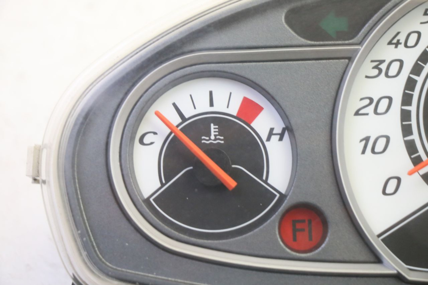 photo de TACHOMETER SUZUKI BURGMAN 125 (2007 - 2014) - Zoom auf Gebrauchszustand