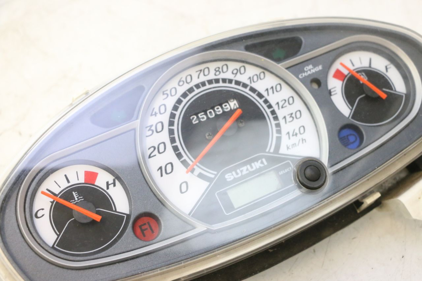 photo de TACHOMETER SUZUKI BURGMAN 125 (2007 - 2014) - Fokus auf die Struktur