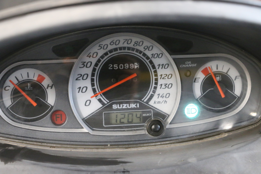 photo de TACHOMETER SUZUKI BURGMAN 125 (2007 - 2014) - Zoom auf Gebrauchszustand