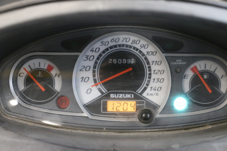 photo de TACHOMETER SUZUKI BURGMAN 125 (2007 - 2014) - Details der Befestigungspunkte