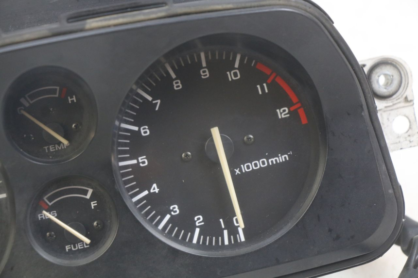 photo de TACHOMETER HONDA CBR F SC25 1000 (1989 - 1992) - Charakteristische Merkmale