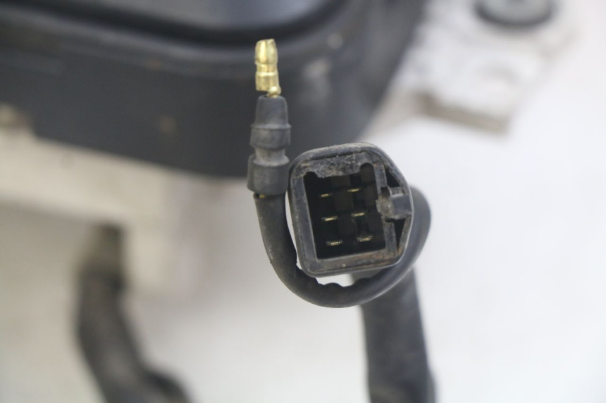 photo de TACHOMETER HONDA CBR F SC25 1000 (1989 - 1992) - Technische Nahaufnahme