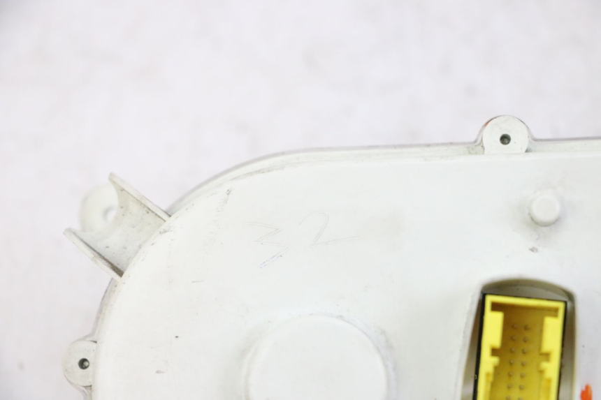 photo de TACHOMETER PEUGEOT CITYSTAR 50 (2013 - 2017) - Oberflächenzustand und Material