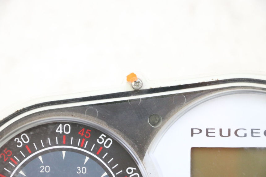 photo de TACHOMETER PEUGEOT CITYSTAR 50 (2013 - 2017) - Fokus auf die Struktur