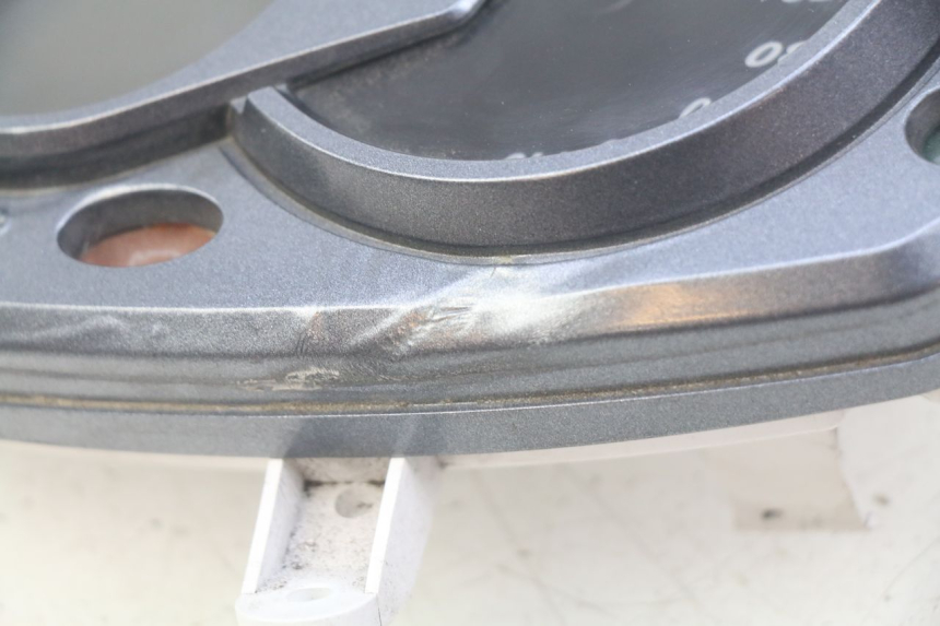 photo de TACHOMETER  YAMAHA CYGNUS X INJECTION 125 (2007 - 2013) - Oberflächenzustand und Material