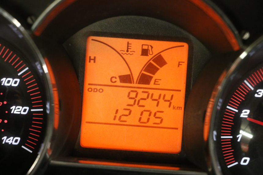 photo de TACHOMETER KYMCO DINK STREET 125 (2009 - 2014) - Alternative Perspektive