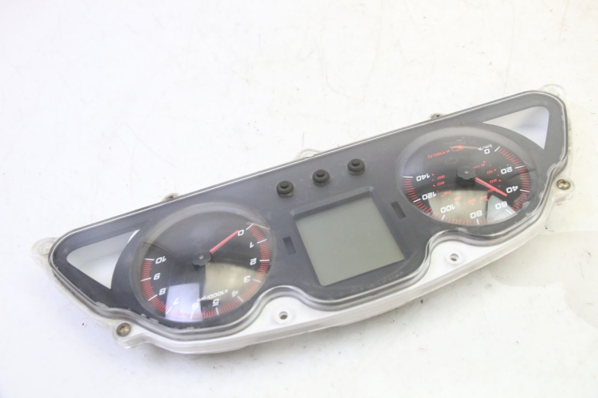 photo de TACHOMETER KYMCO DINK STREET 125 (2009 - 2014) - Details der Befestigungspunkte