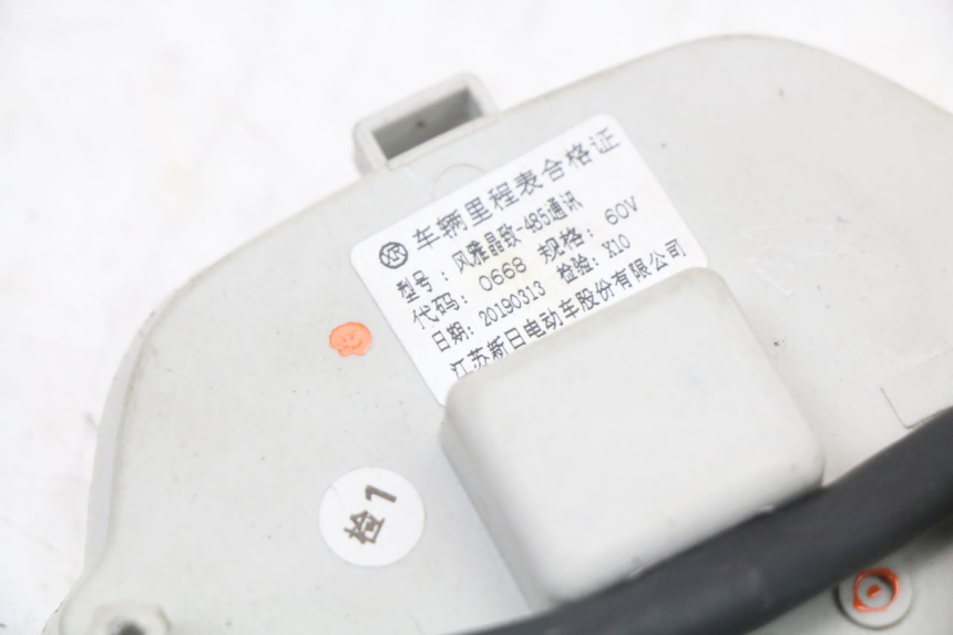 photo de TACHOMETER  WAYSCRAL E-START 1 (2018 - 2022) - Oberflächenzustand und Material