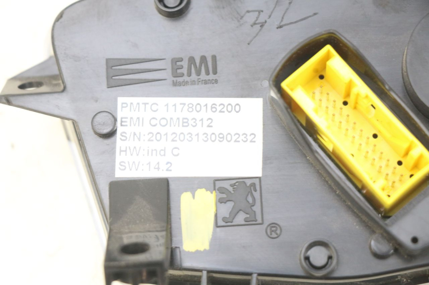 photo de TACHOMETER  PEUGEOT E-VIVACITY 1 (2012 - 2018) - Zoom auf Gebrauchszustand