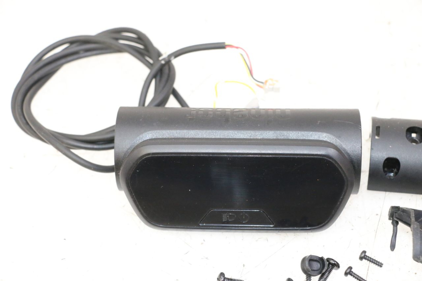 photo de TACHO SEGWAY NINEBOT E2 1 - Zoom auf Komponenten