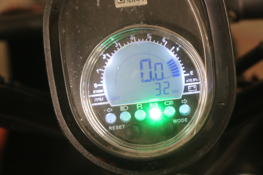 photo de TACHOMETER EFUN E2GO 1 (2017 - 2021) - Oberflächenzustand und Material