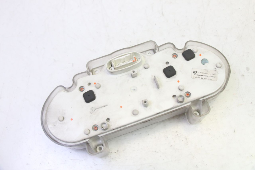 photo de TACHOMETER PEUGEOT ELYSTAR 50 (2002 - 2014) - Oberflächenzustand und Material