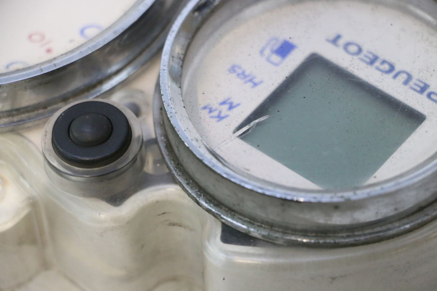 photo de TACHOMETER PEUGEOT ELYSTAR 50 (2002 - 2014) - Weitere Ansicht des Artikels