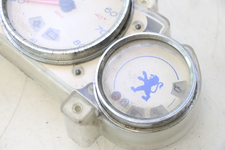 photo de TACHOMETER PEUGEOT ELYSTAR 50 (2002 - 2014) - Charakteristische Merkmale