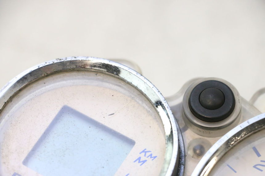 photo de TACHOMETER PEUGEOT ELYSTAR 50 (2002 - 2014) - Hochauflösende Nahaufnahme