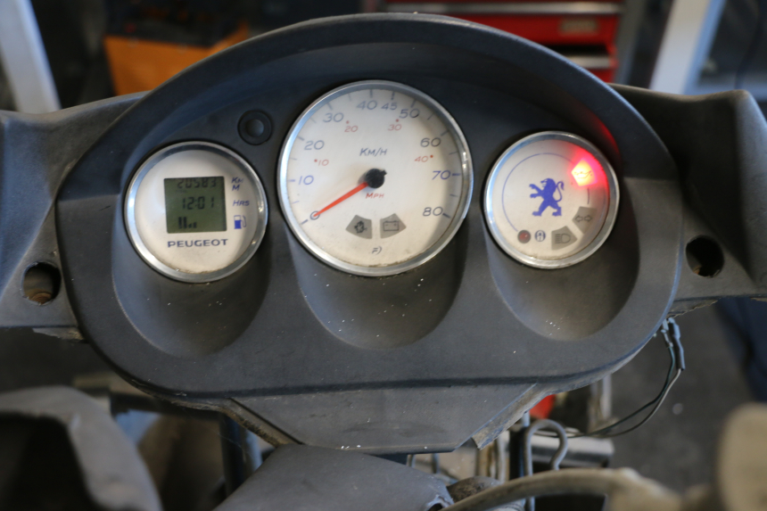 photo de TACHOMETER PEUGEOT ELYSTAR 50 (2002 - 2014) - Zoom auf Gebrauchszustand