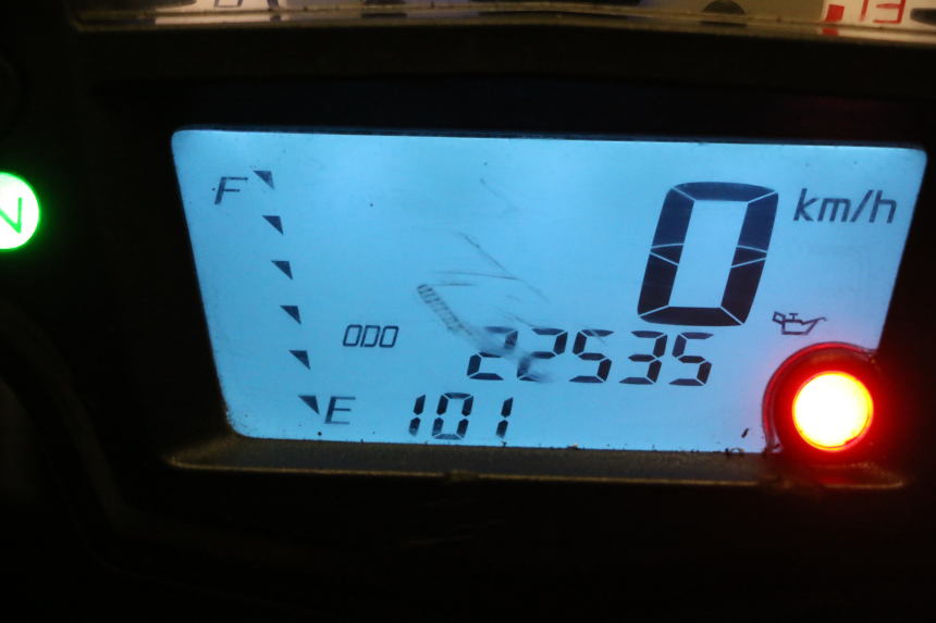 photo de TACHOMETER  KAWASAKI ER-6 ER6 N 650 (2012 - 2016) - Details der Befestigungspunkte