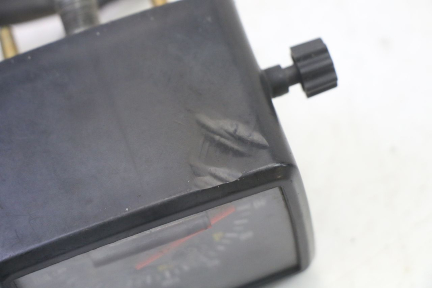 photo de TACHOMETER  APRILIA ETX 125 (1998 - 2002) - Oberflächenzustand und Material