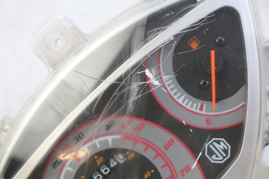photo de TACHOMETER JM MOTORS EVOLIS 4T 50 (2018 - 2022) - Oberflächenzustand und Material
