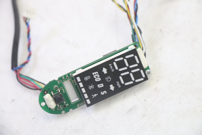 photo de TACHO SEGWAY NINEBOT F65I 1 - Technische Nahaufnahme