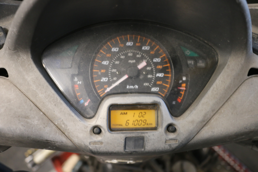 photo de TACHOMETER HONDA FES PANTHEON 125 (2003 - 2007) - Detailansicht des Bauteils
